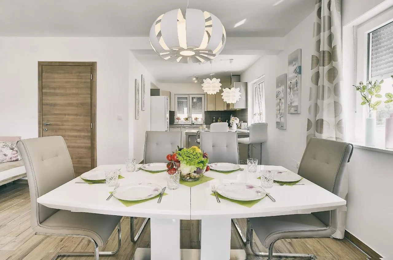 Ferienhaus Holiday House Vedrana, Jadreski Pula